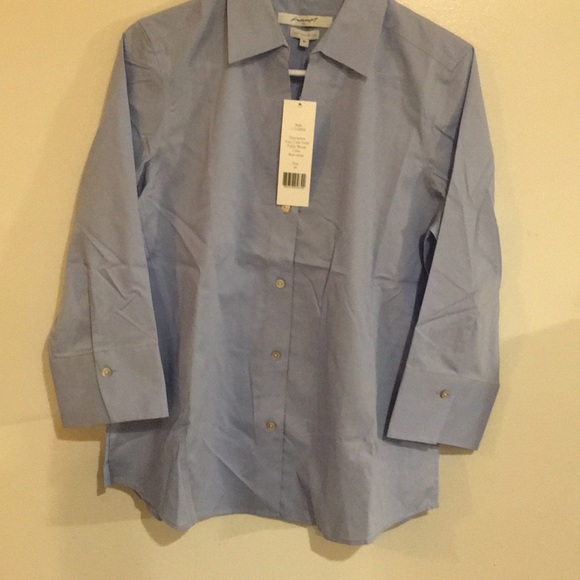 FoxCroft NYC Women’s stretch Poplin Shirt NEW Sz M Blue Button Easy care No iron - Picture 5 of 7